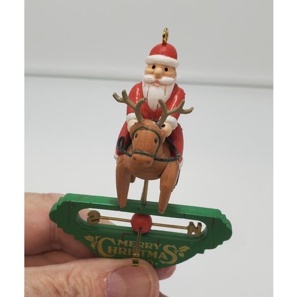 CHRISTMAS TREE ORNAMENT VINTAGE 1990 GILMORE REINDEER COMPASS SANTA CLAUS 3.5" - Picture 5 of 6